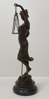 brons beeld vrouwe justitia Lady Justice 