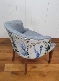 Luxe eetkamerfauteuil met laag ronde rug    model  Kusters