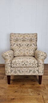 Engelse fauteuil in prachtige Dickens stof