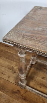 Franse Wandtafel met Baluster poten