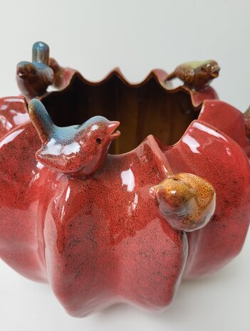 decoratieve aardewerk pot rood met vogels